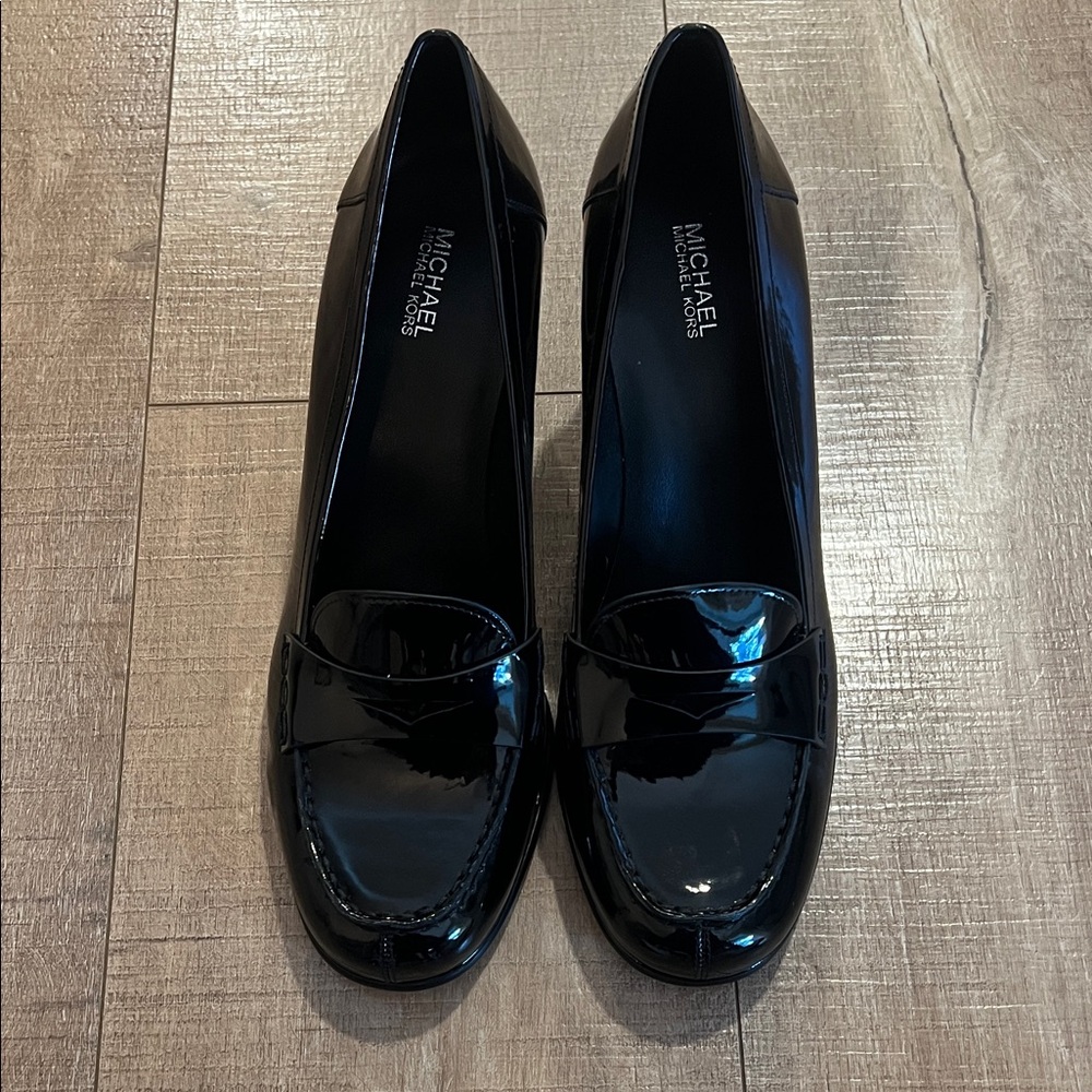 Michael Kors Shiny Black patent Women's Loafers size 9 1/2 nwt